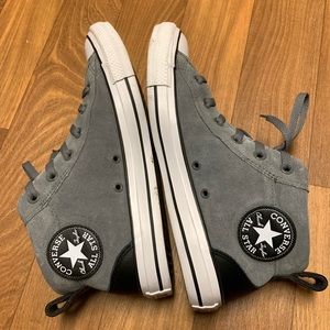 Men’s size 8 Converse